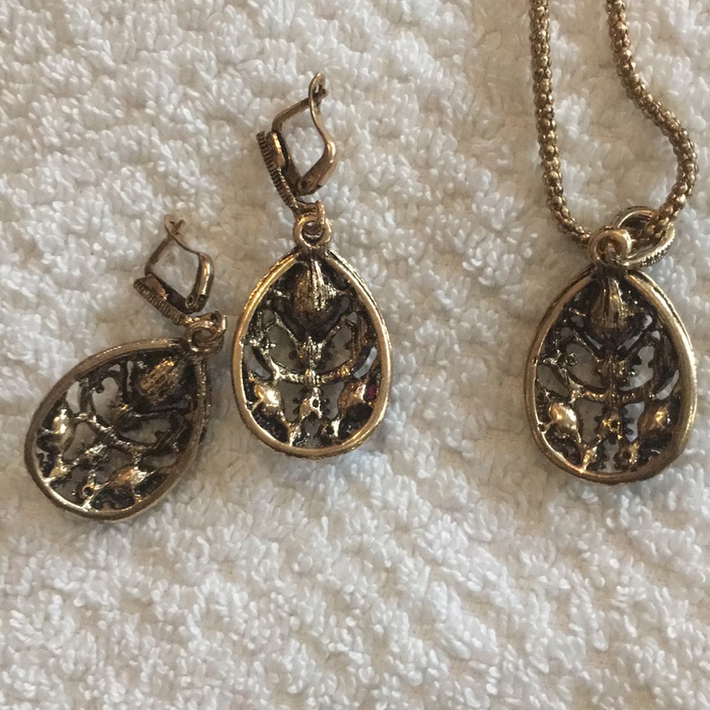 Jewelry - Picture 6 of 7